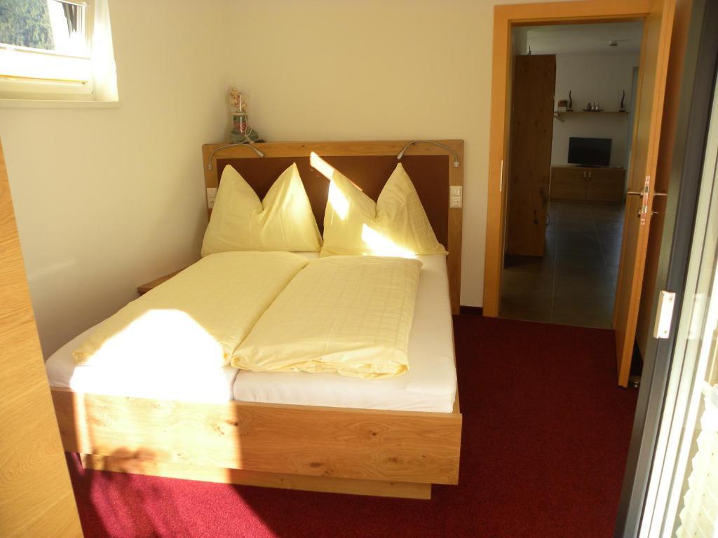 Ferienwohnungen Mitterer Weissensee Room photo